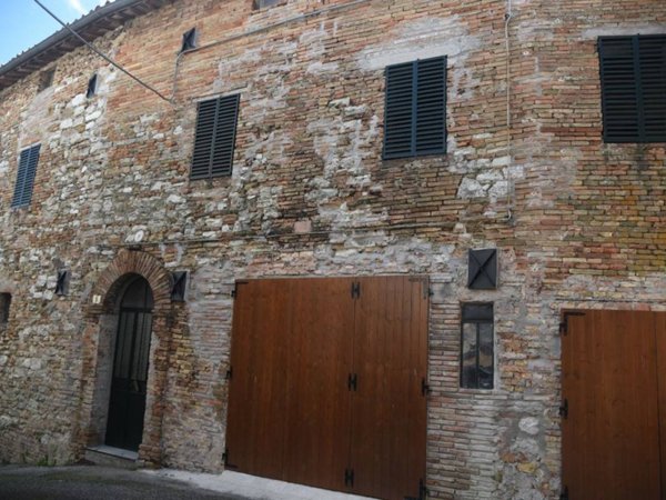 casa indipendente in vendita a Fabriano in zona Collamato