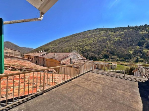 casa indipendente in vendita a Fabriano in zona Cancelli