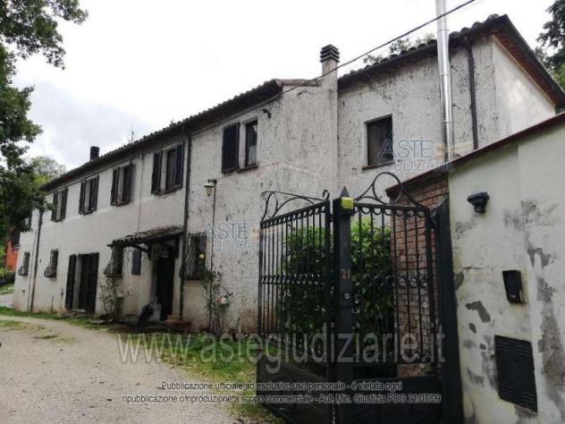 casa indipendente in vendita a Fabriano