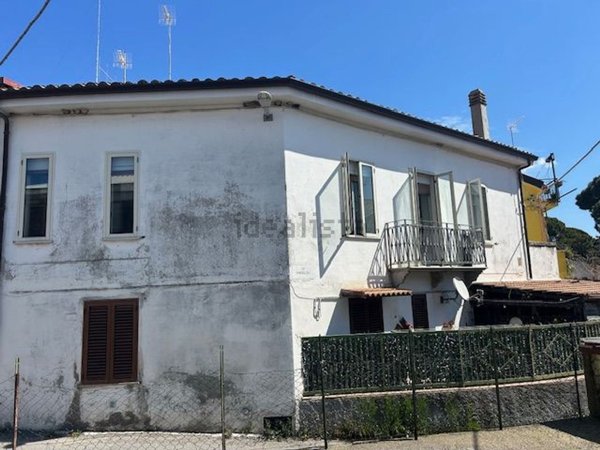 appartamento in vendita a Fabriano in zona Sant'Elia