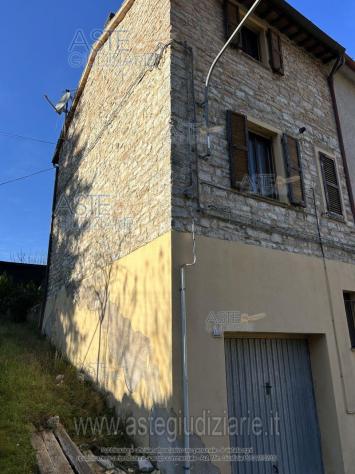 appartamento in vendita a Fabriano in zona Albacina
