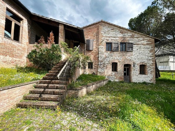 casa indipendente in vendita a Fabriano