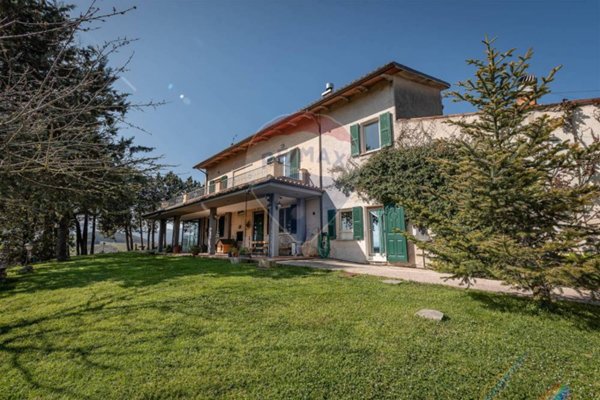 casa indipendente in vendita a Fabriano in zona San Donato