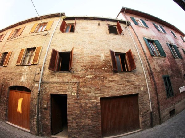 casa indipendente in vendita a Fabriano