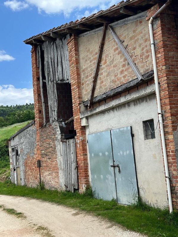 casa indipendente in vendita a Fabriano