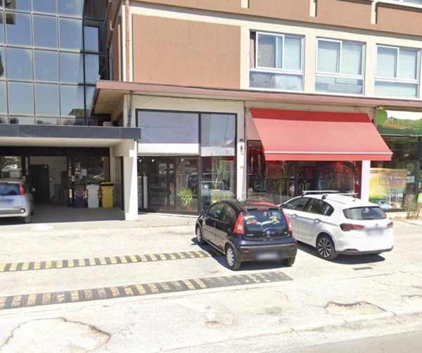 negozio in vendita a Fabriano