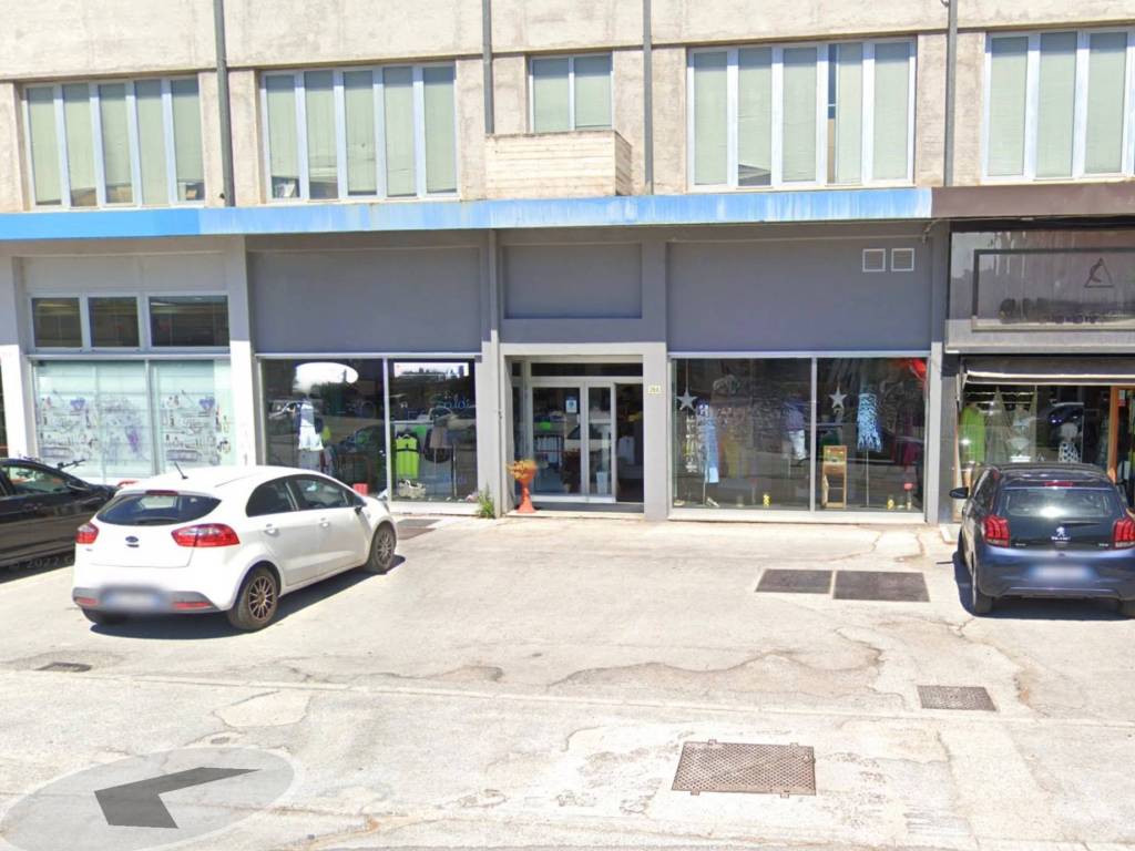 negozio in vendita a Fabriano