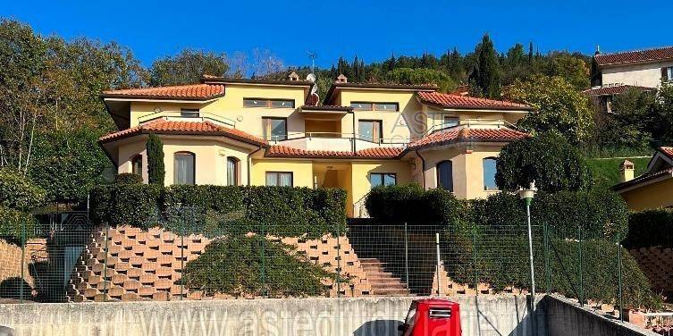 terreno edificabile in vendita a Fabriano in zona Nebbiano