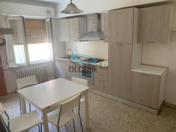 casa indipendente in vendita a Fabriano