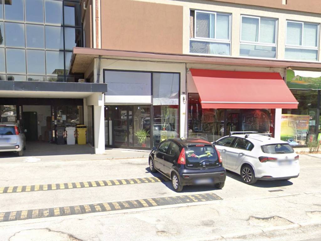 negozio in vendita a Fabriano