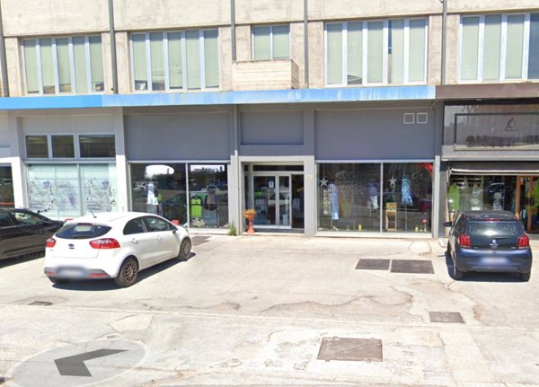locale commerciale in vendita a Fabriano