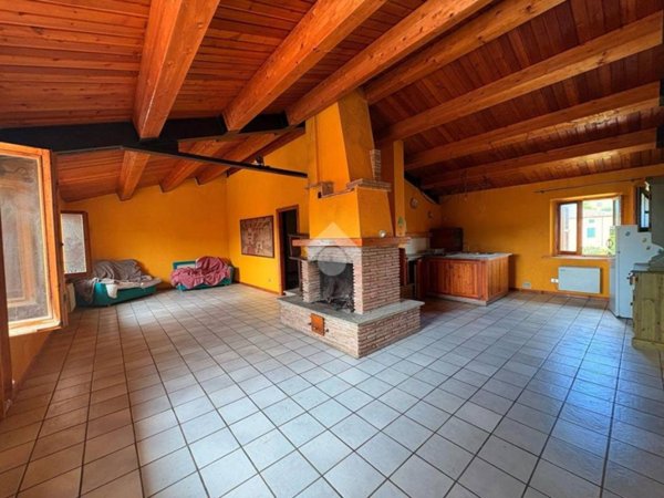 casa indipendente in vendita a Fabriano in zona Cantia