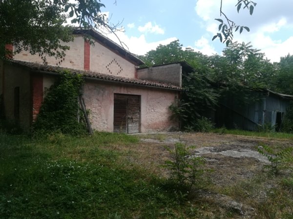 rudere in vendita a Fabriano in zona Rocchetta