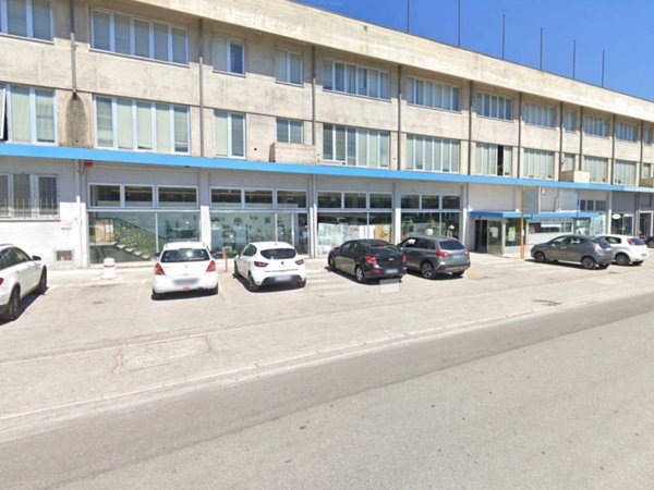 negozio in vendita a Fabriano