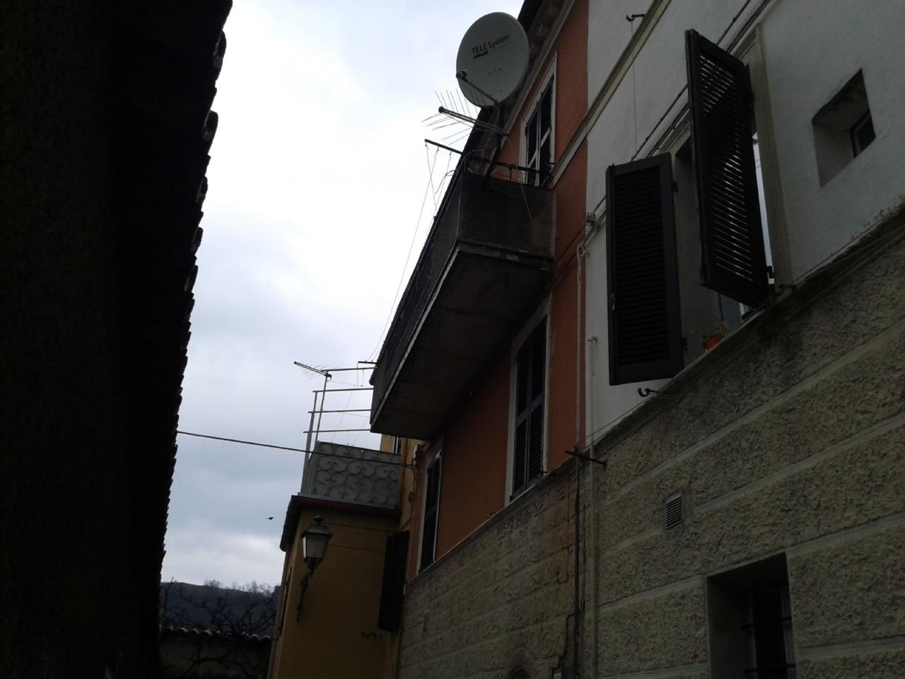 intera palazzina in vendita a Fabriano