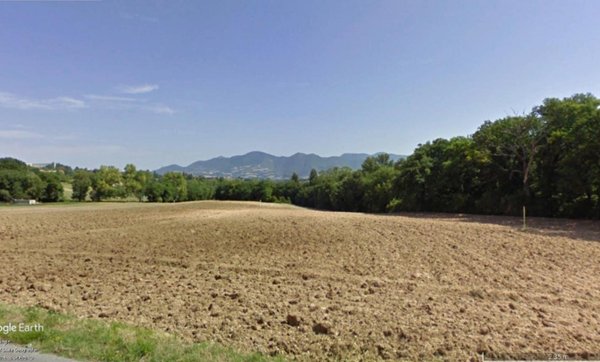 terreno agricolo in vendita a Fabriano in zona Attiggio