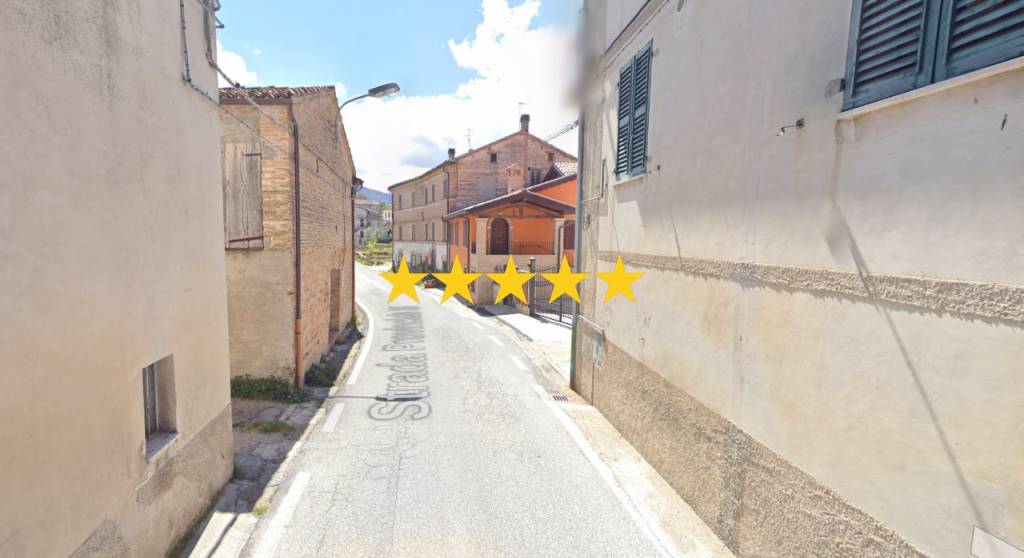 appartamento in vendita a Fabriano in zona Collamato