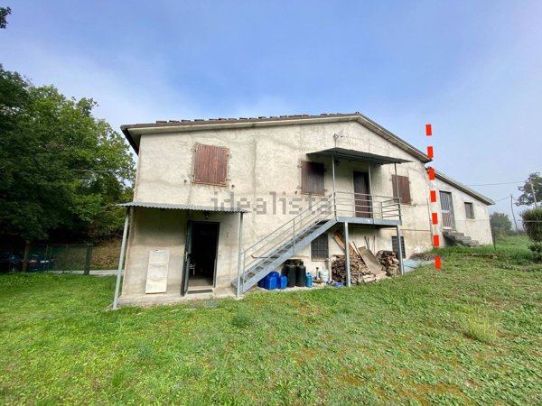 casa indipendente in vendita a Fabriano in zona Melano