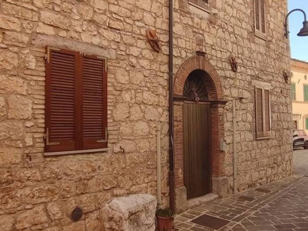 appartamento in vendita a Fabriano in zona Campodonico