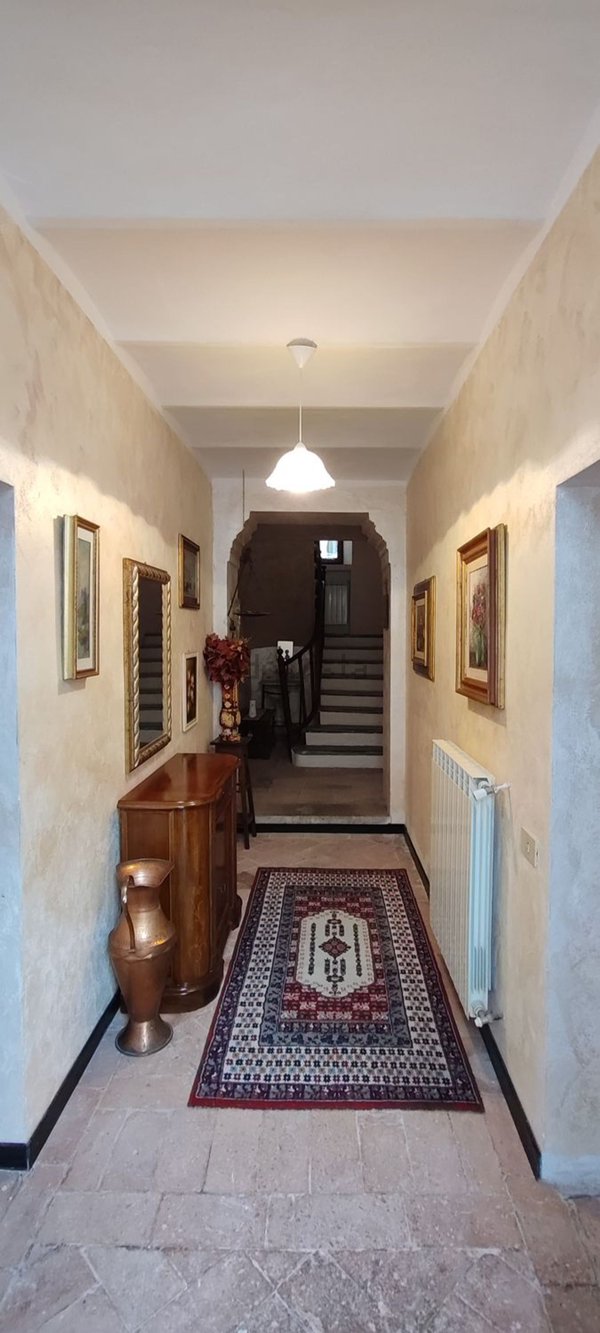 casa indipendente in vendita a Fabriano in zona Melano