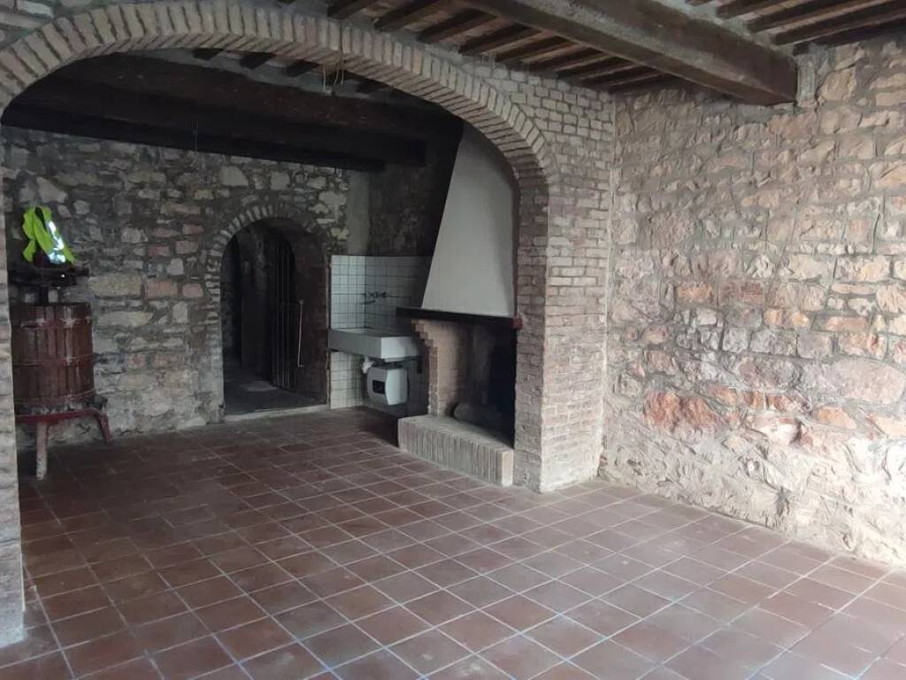 casa indipendente in vendita a Fabriano in zona Campodiegoli