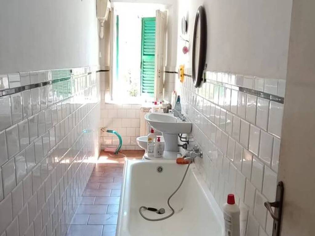 appartamento in vendita a Fabriano in zona Albacina