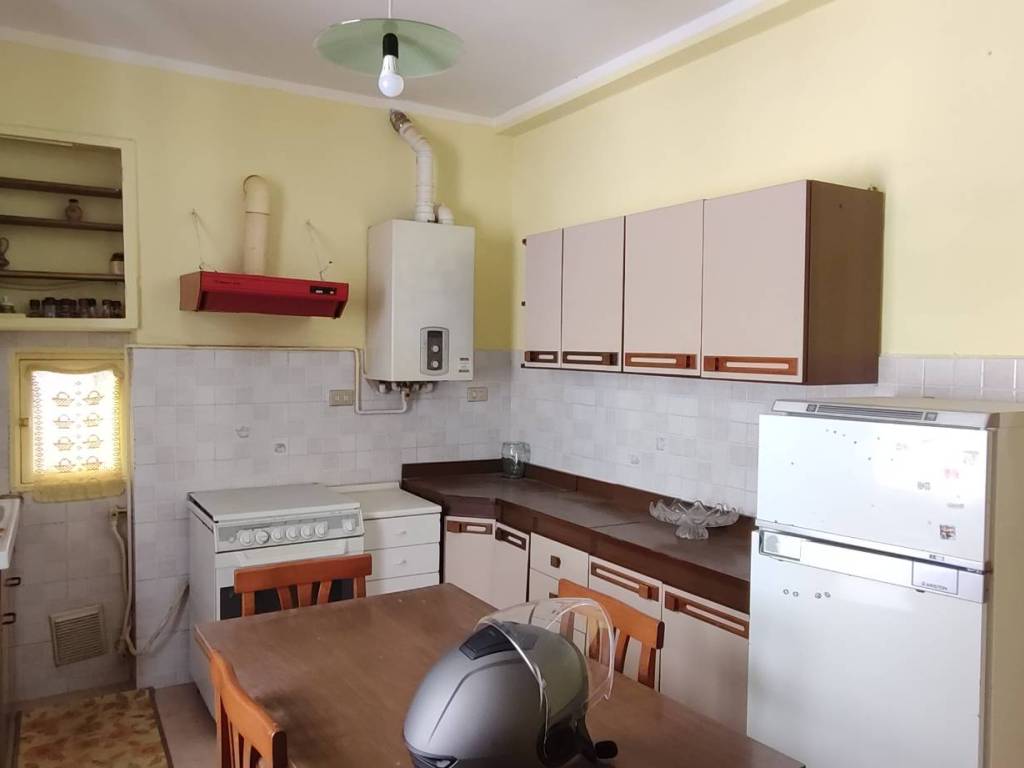 casa indipendente in vendita a Fabriano