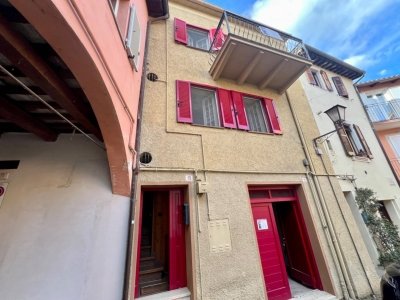 casa indipendente in vendita a Fabriano