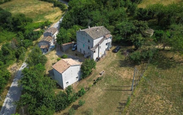 casa indipendente in vendita a Fabriano in zona San Giovanni