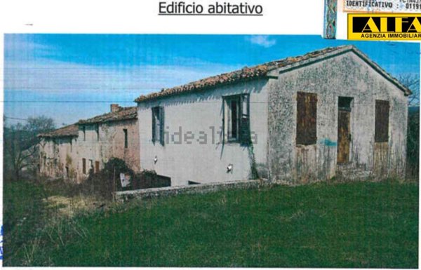 casa indipendente in vendita a Fabriano