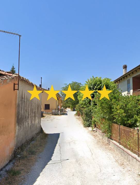 casa indipendente in vendita a Fabriano