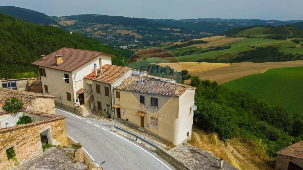 appartamento in vendita a Fabriano in zona Sant'Elia