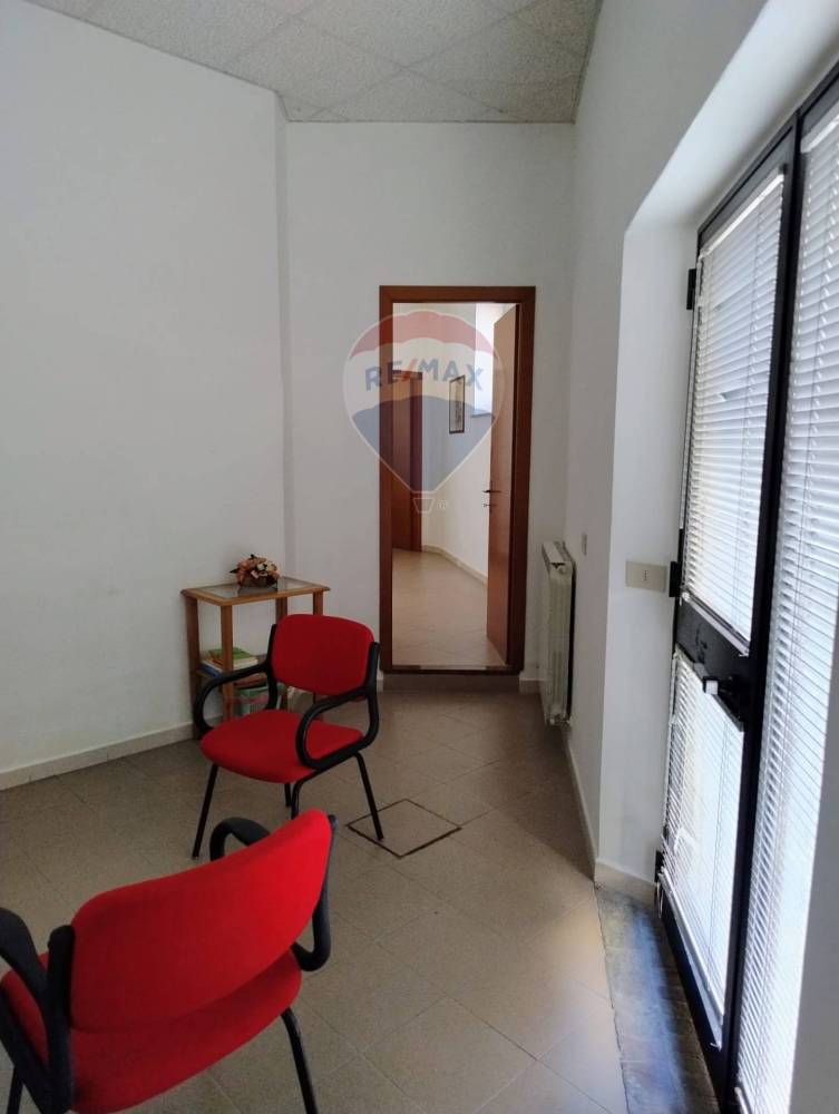 ufficio in vendita a Fabriano