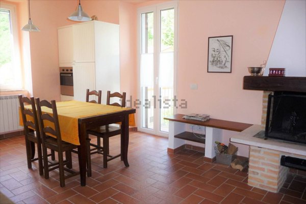 appartamento in vendita a Fabriano in zona Valleremita