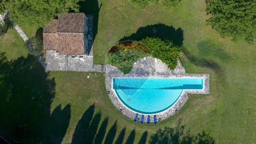 casa indipendente in vendita a Fabriano in zona Precicchie/Grotte