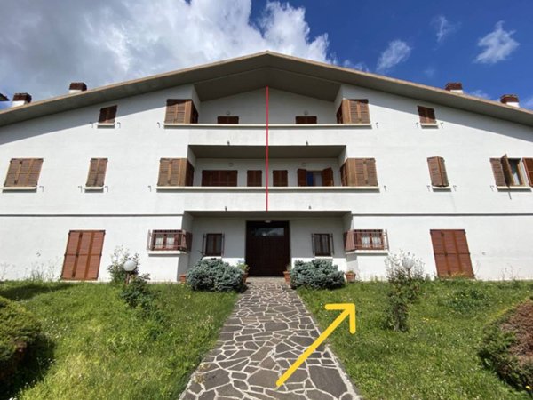 casa indipendente in vendita a Fabriano