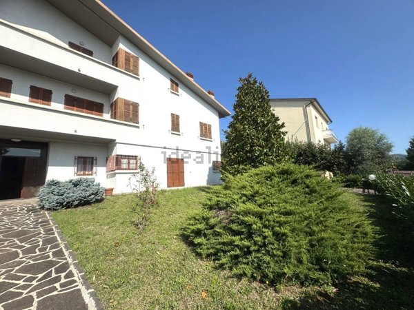 casa indipendente in vendita a Fabriano