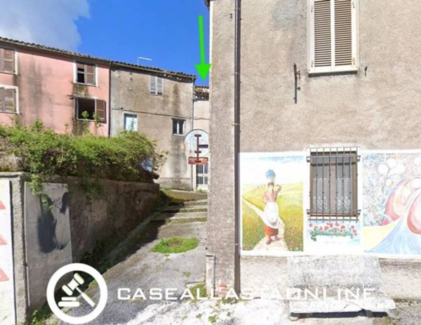 quadrivano in vendita a Fabriano in zona Cacciano