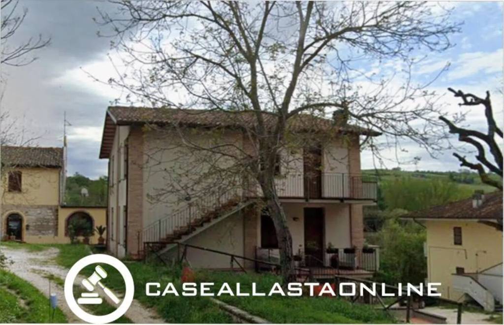 appartamento in vendita a Fabriano in zona Rocchetta