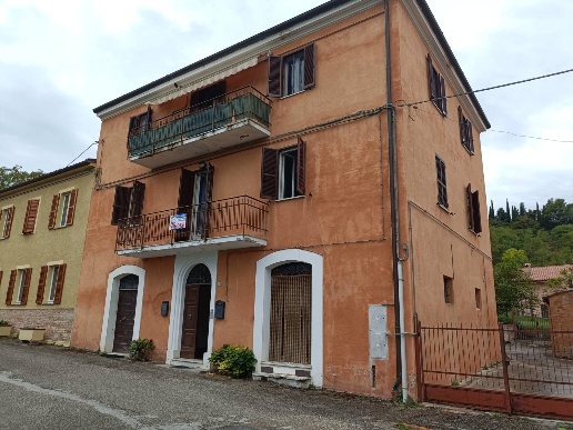 appartamento in vendita a Fabriano in zona Melano