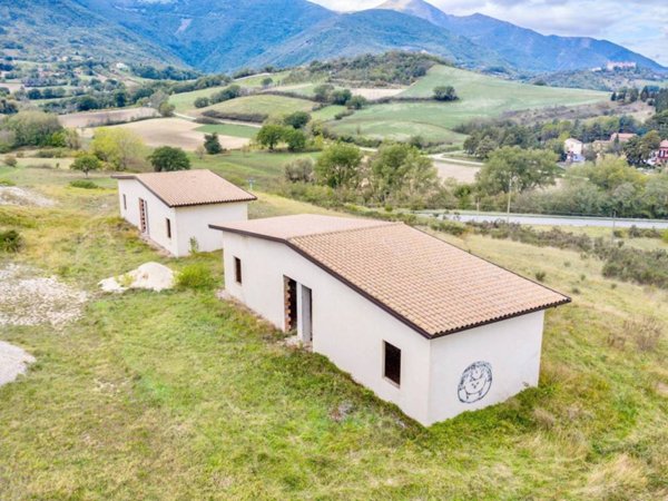 appartamento in vendita a Fabriano in zona Melano