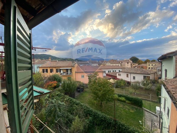 casa indipendente in vendita a Fabriano