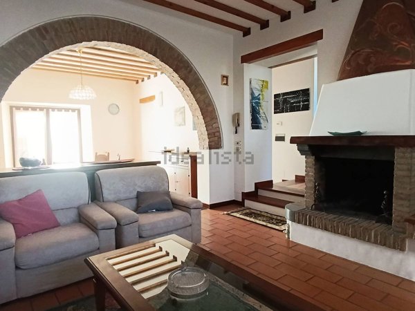 casa semindipendente in vendita a Fabriano in zona Melano