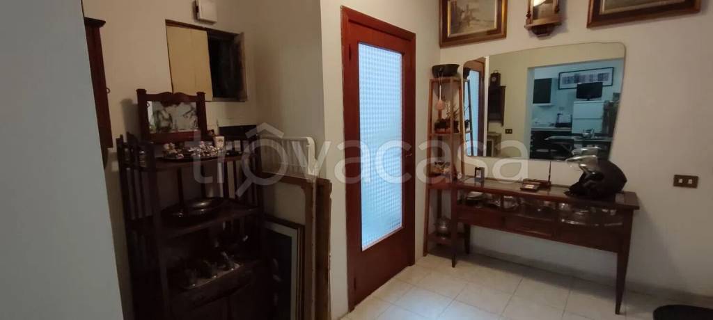 casa indipendente in vendita a Fabriano