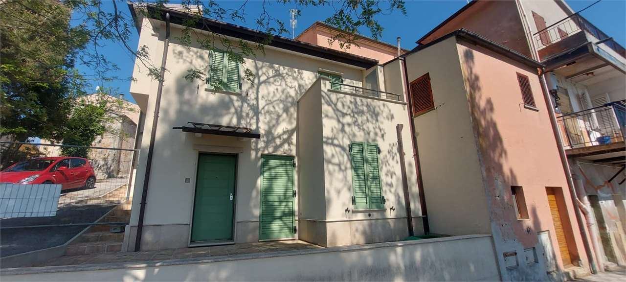 appartamento in vendita a Fabriano in zona Paterno