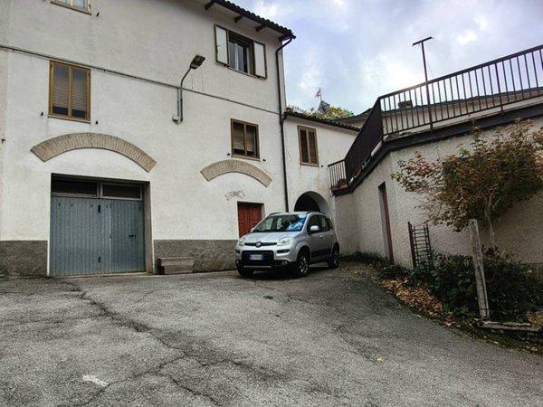 appartamento in vendita a Fabriano in zona Serradica