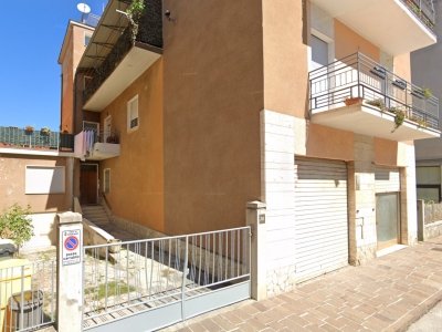 negozio in vendita a Fabriano