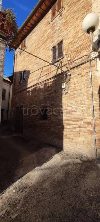 appartamento in vendita a Fabriano in zona Argignano