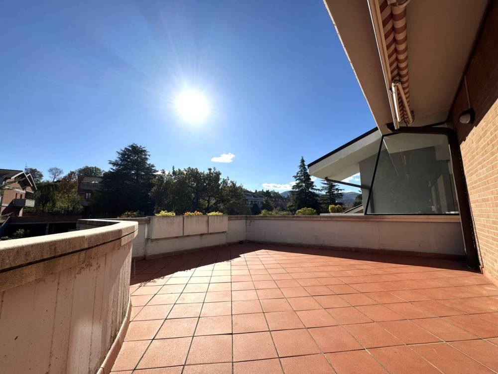 casa indipendente in vendita a Fabriano