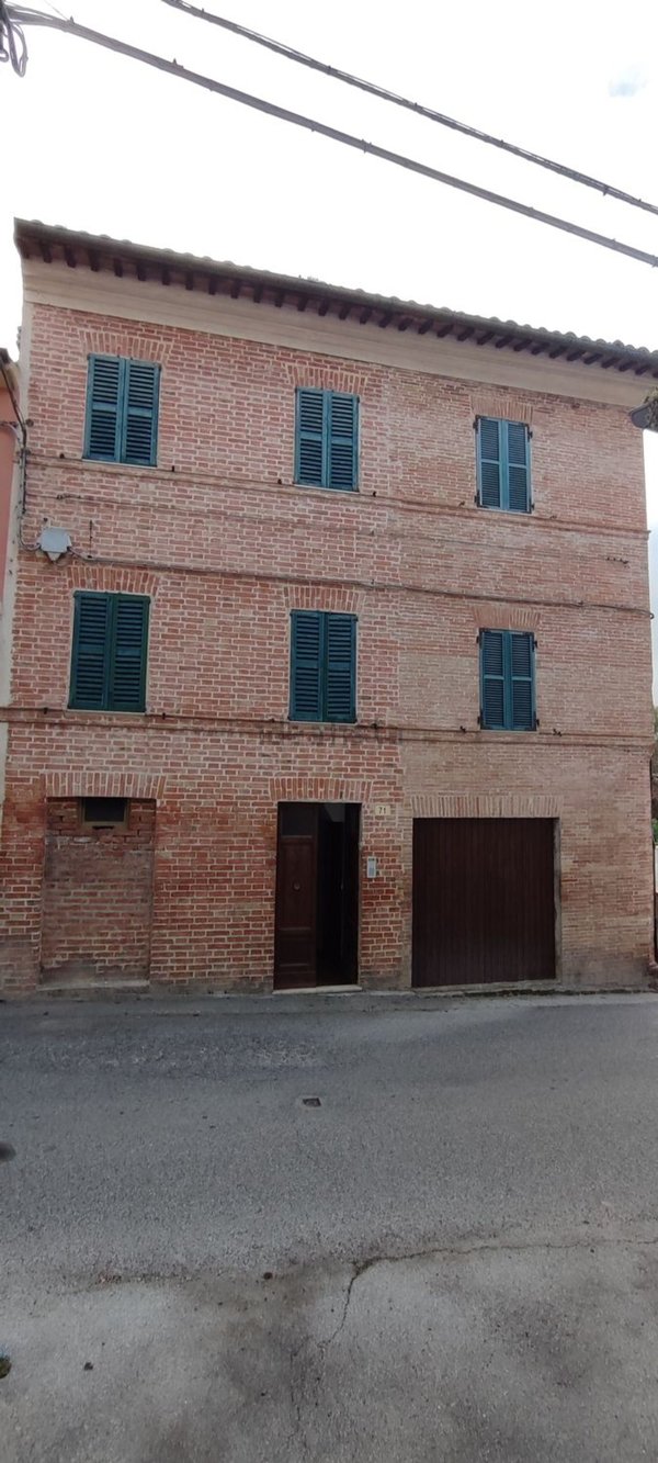 casa indipendente in vendita a Fabriano in zona San Michele